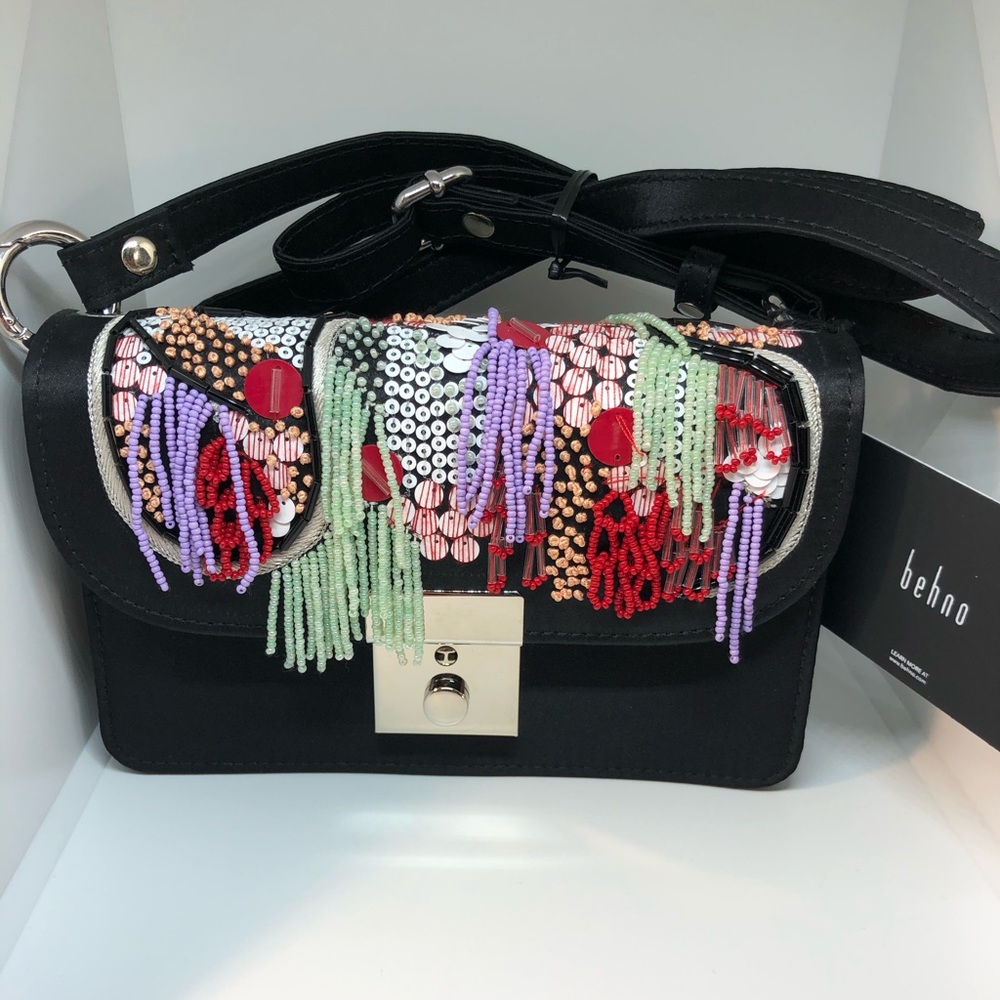 Behno
Women's Amanda Rock Garden Belt Bag